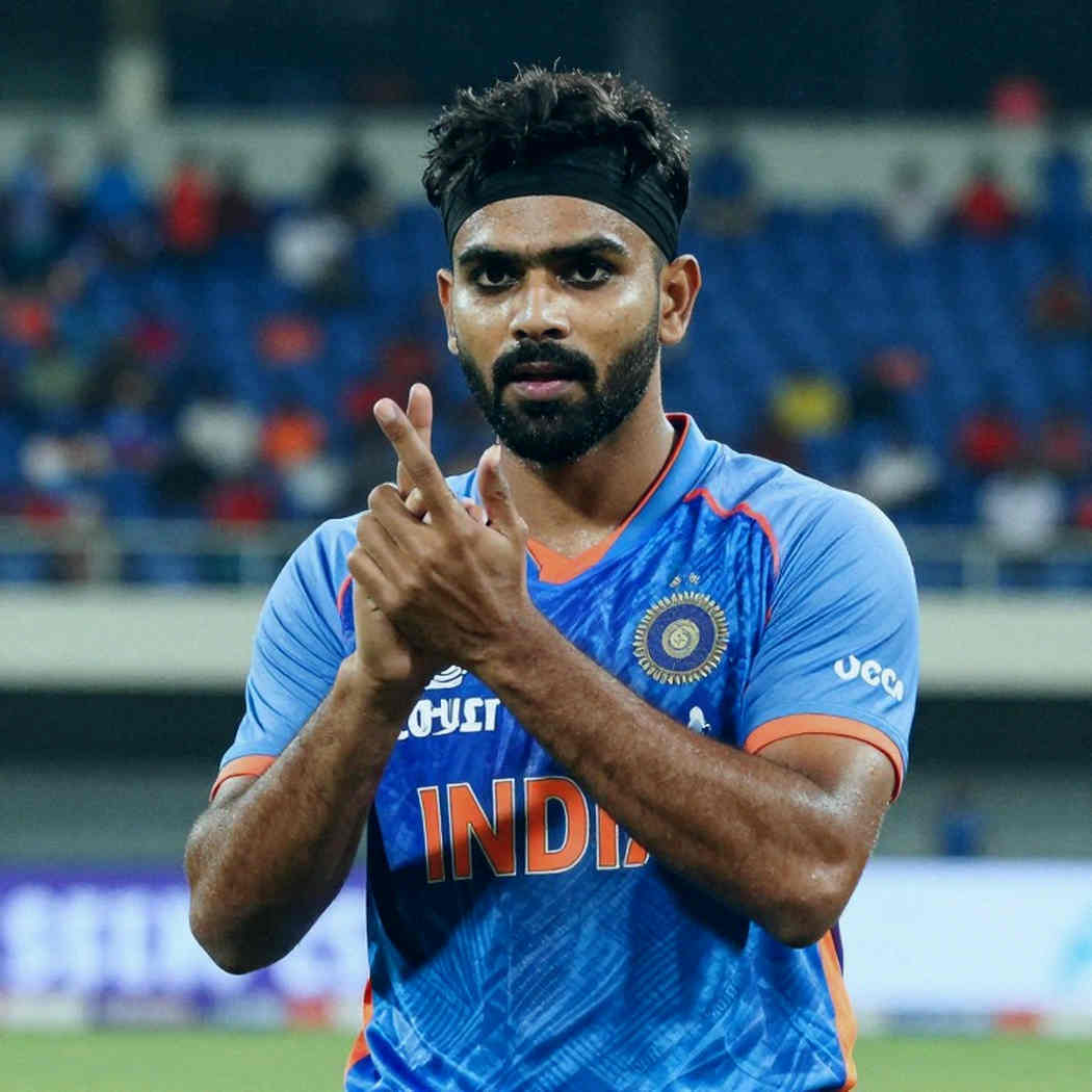 যে ইনিংসটা দ্বিতীয়বার শুরু হয়নি: রঞ্জি রাউন্ডে মুম্বইয়ের বোনাস পয়েন্ট ও জালাজের পাঁচ উইকেট যে ইনিংসটা দ্বিতীয়বার শুরু হয়নি: রঞ্জি রাউন্ডে মুম্বইয়ের বোনাস পয়েন্ট ও জালাজের পাঁচ উইকেট