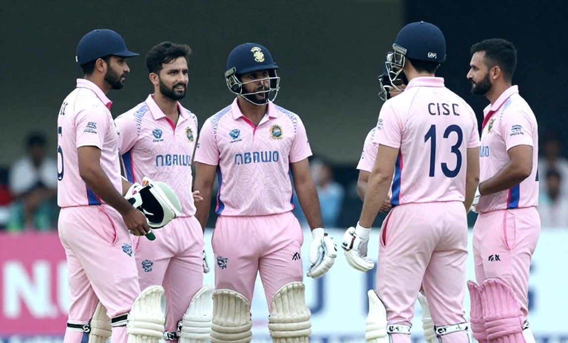 দিল্লির খালি নেটে যুবরাজের ঘড়ি: তারকা-নাম আর কোচিংয়ের আসল কাজের ফাঁক