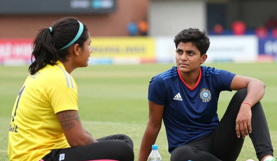 কালো ফিতার নিচে যে স্কোরকার্ড কেউ লেখে না: রায়পুরের প্রথম সন্ধ্যা, মান্ধানার নতুন দায়িত্ব এবং ছত্রিশ বছরের একটি লেজার কালো ফিতার নিচে যে স্কোরকার্ড কেউ লেখে না: রায়পুরের প্রথম সন্ধ্যা, মান্ধানার নতুন দায়িত্ব এবং ছত্রিশ বছরের একটি লেজার