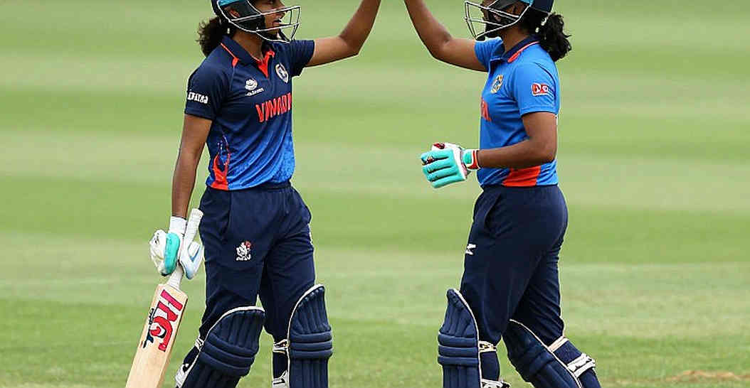হাতুড়ি, খালি চেয়ার আর এনওসি: ক্রিকেটের ট্রান্সফার উইন্ডো আসলে কার?