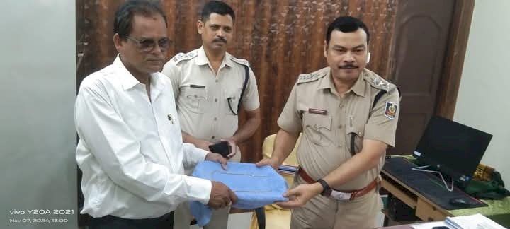 ଦୁଇ ଛିନତାଇ ଚୋରଙ୍କୁ କାବୁ କଲା ନୟାଗଡ଼ ପୋଲିସ୍ ! ଛୁଟିଲା ପ୍ରଶଂସା ର ସୁଅ !