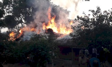 ଘରେ ନିଆଁ ଲାଗି ଲକ୍ଷାଧିକ ଟଙ୍କାର ସମ୍ପତି ନଷ୍ଟ ହେବା ସହିତ ତିନୋଟି ଘର ଭସ୍ମ