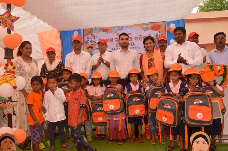 କଳାହାଣ୍ଡି ଜିଲ୍ଲା ସ୍ତରୀୟ ପ୍ରବେଶ ଉତ୍ସବ ଓ ଖଡ଼ିଛୁଆଁ - ୨୦୨୫ ଆୟୋଜିତ