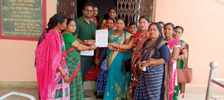 ବିଡିଓ ଙ୍କୁ ଓଡିଶା ଜୀବିକା ମିଶନ ଇସି ସଂଘର ଦାବିପତ୍ର